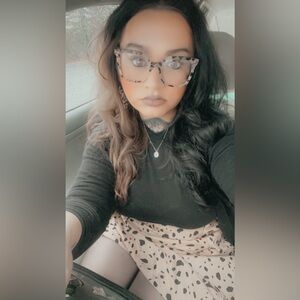 Meet your Posher, Kayla